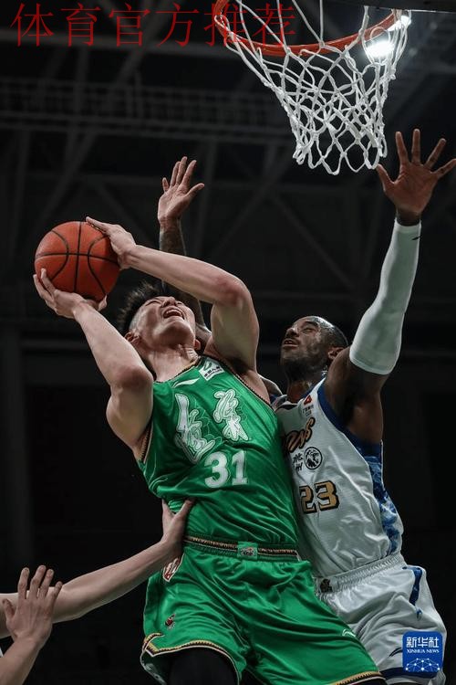 组图:辽宁主场击败广厦 王博对布朗非常不满 组图:辽宁主场击败广厦 王博对布朗非常不满